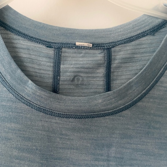 Lululemon athletic t-shirt size 4 - Picture 2 of 4